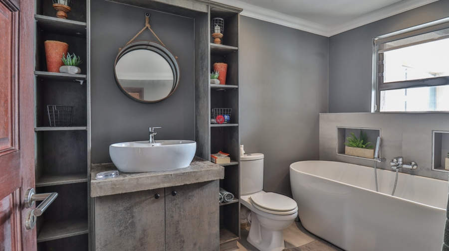 6 Bedroom Property for Sale in Moquini Coastal Estate Western Cape